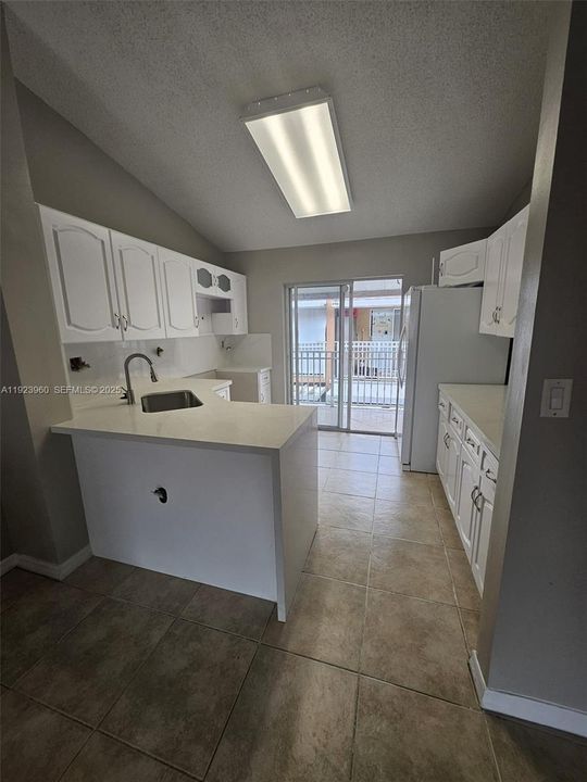 For Rent: $2,900 (3 beds, 2 baths, 1270 Square Feet)