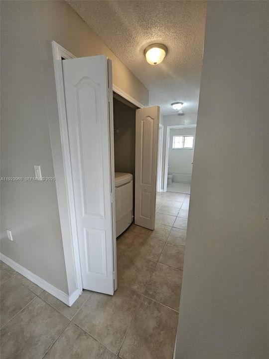 For Rent: $2,900 (3 beds, 2 baths, 1270 Square Feet)