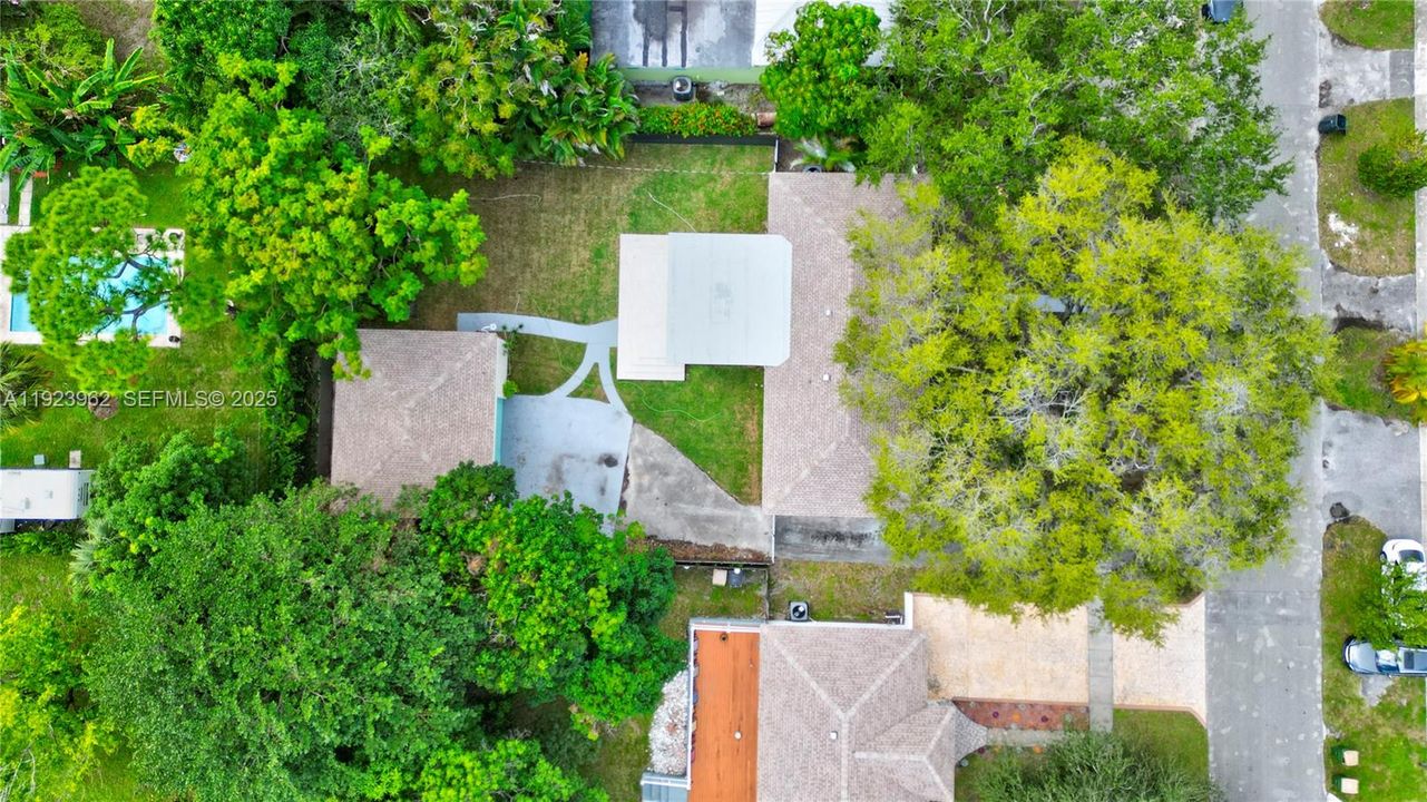 For Sale: $810,000 (3 beds, 2 baths, 1625 Square Feet)