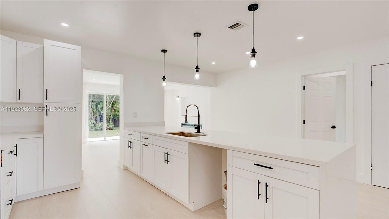 For Sale: $810,000 (3 beds, 2 baths, 1625 Square Feet)