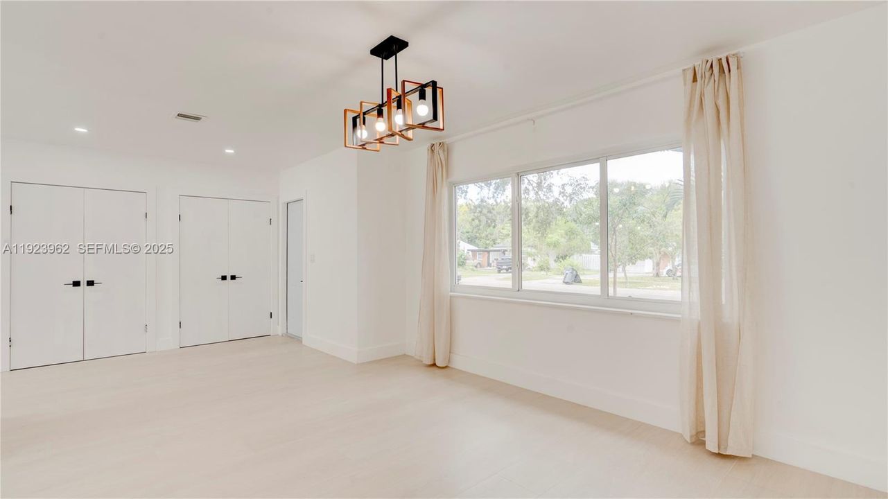 For Sale: $810,000 (3 beds, 2 baths, 1625 Square Feet)