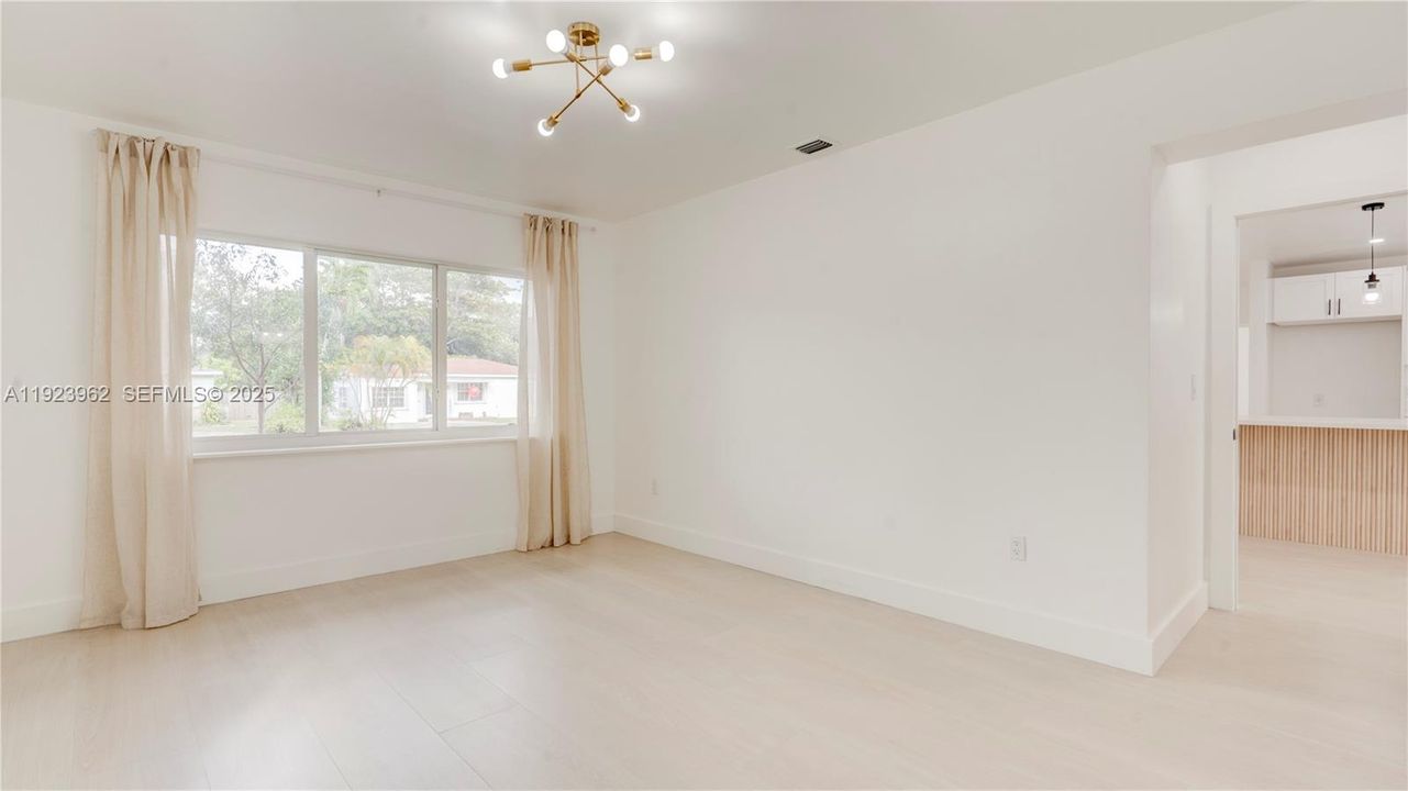 For Sale: $810,000 (3 beds, 2 baths, 1625 Square Feet)