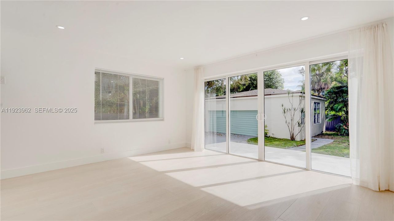 For Sale: $810,000 (3 beds, 2 baths, 1625 Square Feet)