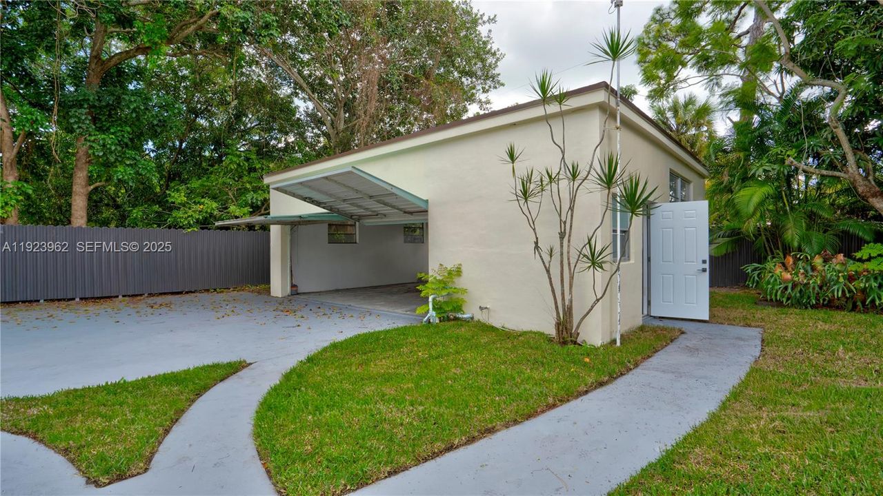 For Sale: $810,000 (3 beds, 2 baths, 1625 Square Feet)