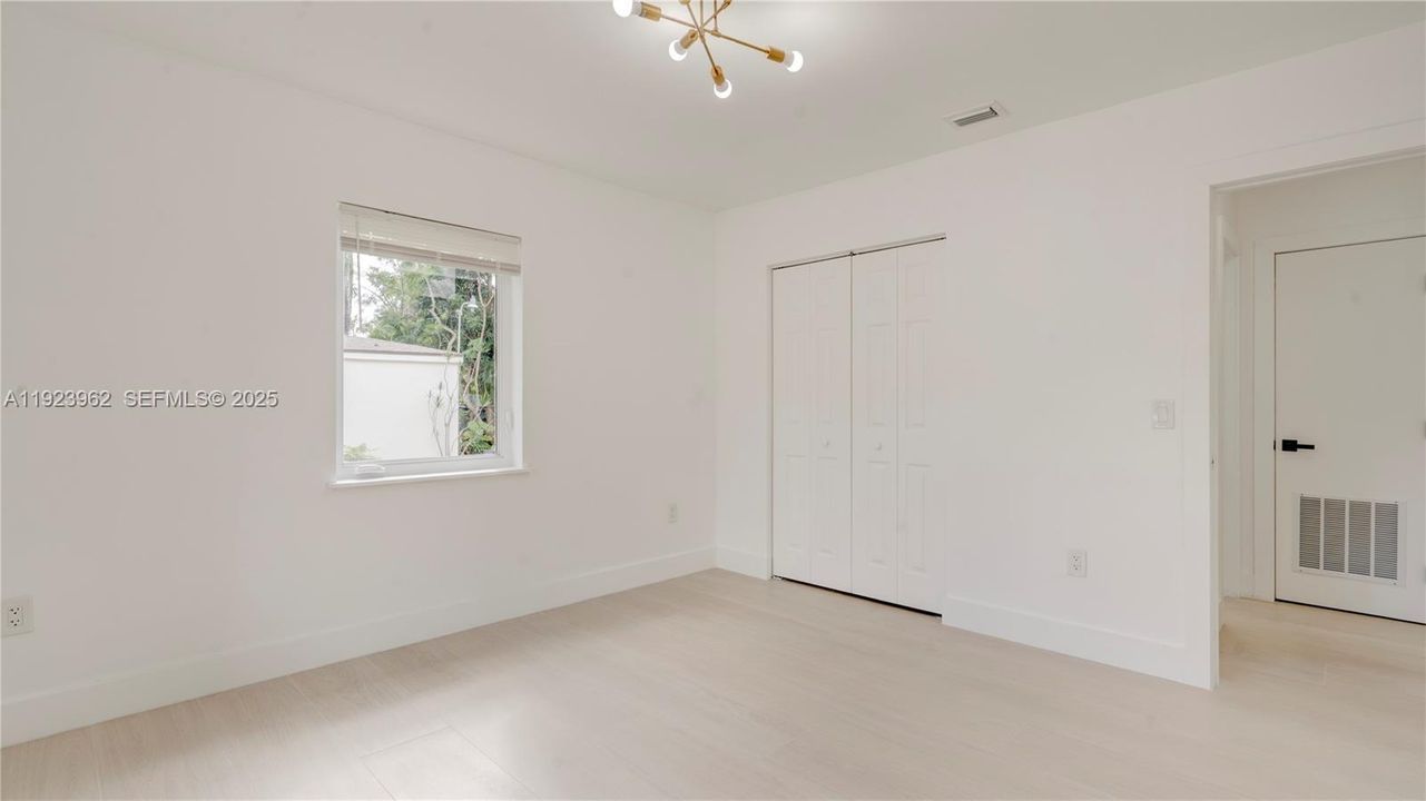 For Sale: $810,000 (3 beds, 2 baths, 1625 Square Feet)