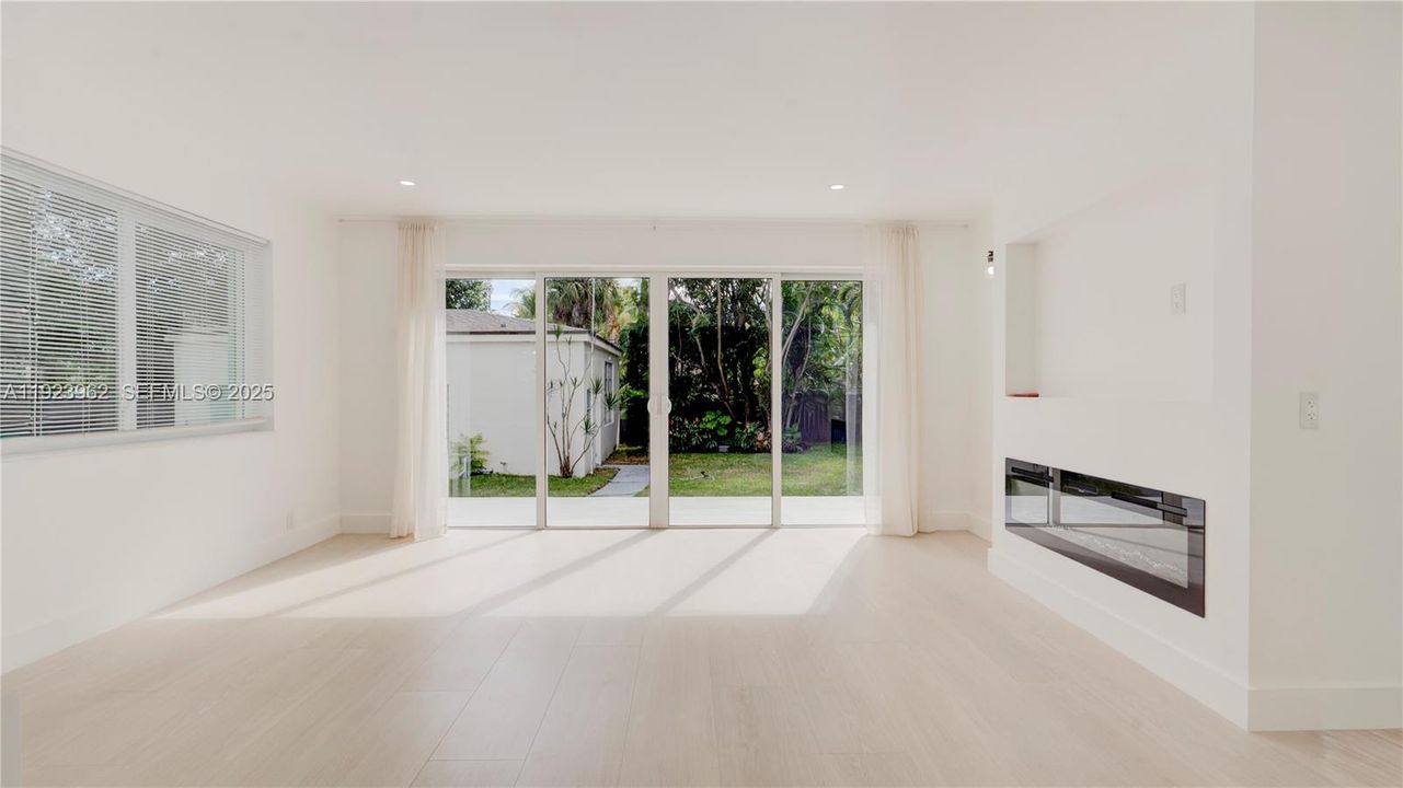 For Sale: $810,000 (3 beds, 2 baths, 1625 Square Feet)