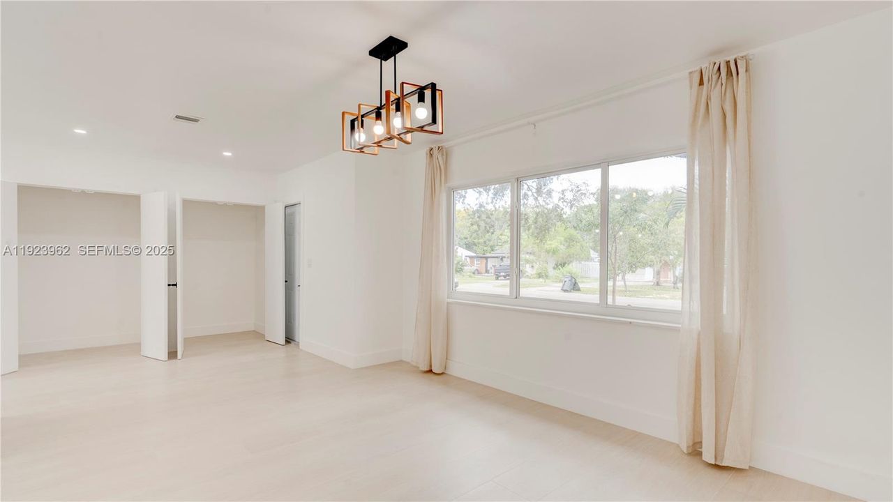 For Sale: $810,000 (3 beds, 2 baths, 1625 Square Feet)