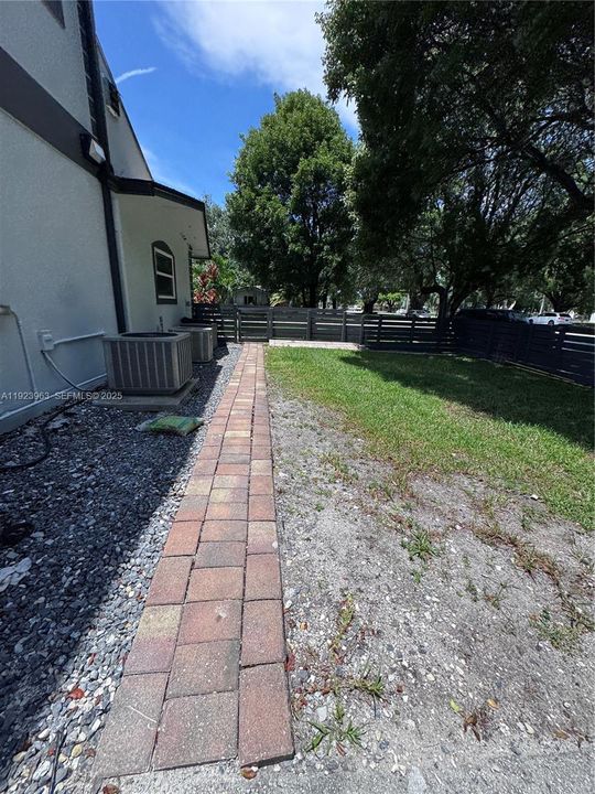 For Rent: $2,700 (2 beds, 1 baths, 3225 Square Feet)