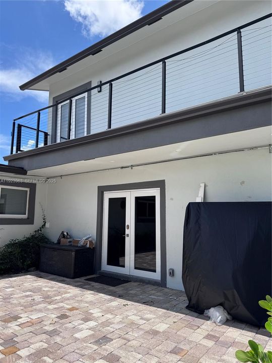 For Rent: $2,700 (2 beds, 1 baths, 3225 Square Feet)