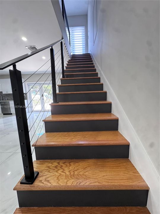 For Rent: $2,700 (2 beds, 1 baths, 3225 Square Feet)