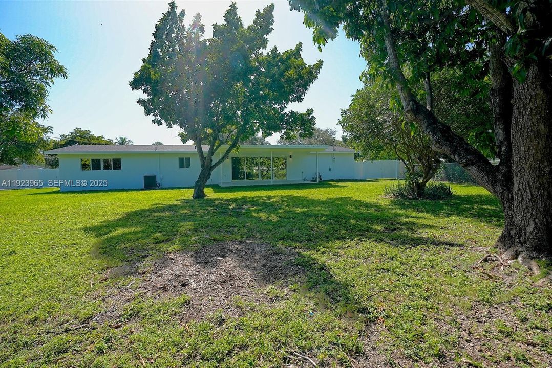 For Rent: $5,000 (4 beds, 2 baths, 1560 Square Feet)