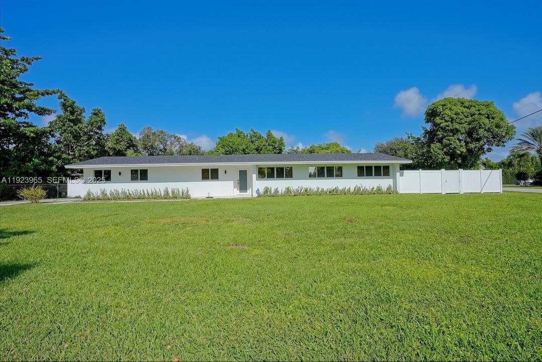 For Rent: $5,000 (4 beds, 2 baths, 1560 Square Feet)