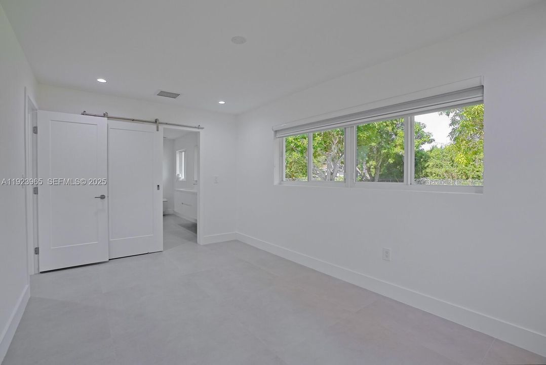 For Rent: $5,000 (4 beds, 2 baths, 1560 Square Feet)