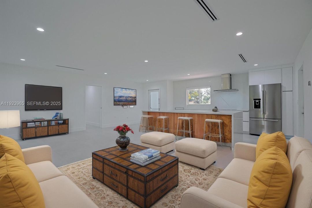 For Rent: $5,000 (4 beds, 2 baths, 1560 Square Feet)