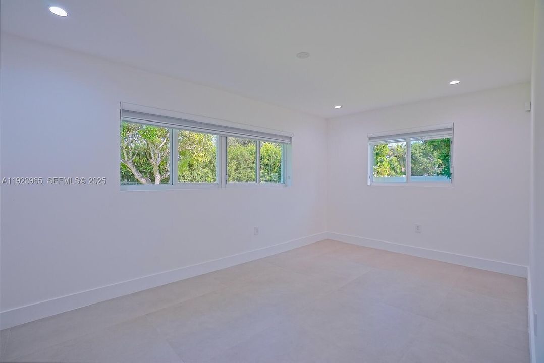 For Rent: $5,000 (4 beds, 2 baths, 1560 Square Feet)