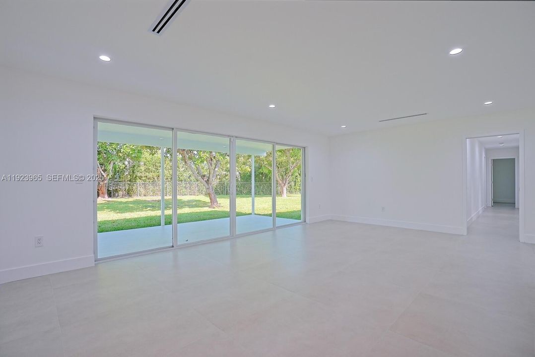 For Rent: $5,000 (4 beds, 2 baths, 1560 Square Feet)