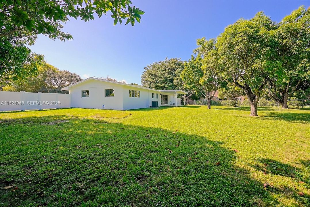 For Rent: $5,000 (4 beds, 2 baths, 1560 Square Feet)