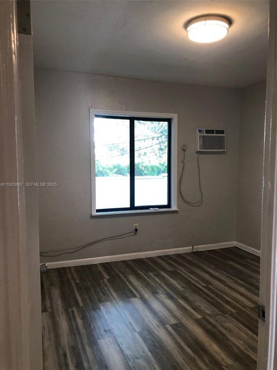 For Rent: $1,950 (1 beds, 1 baths, 650 Square Feet)