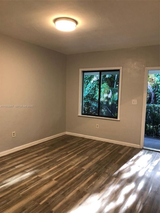 For Rent: $1,950 (1 beds, 1 baths, 650 Square Feet)
