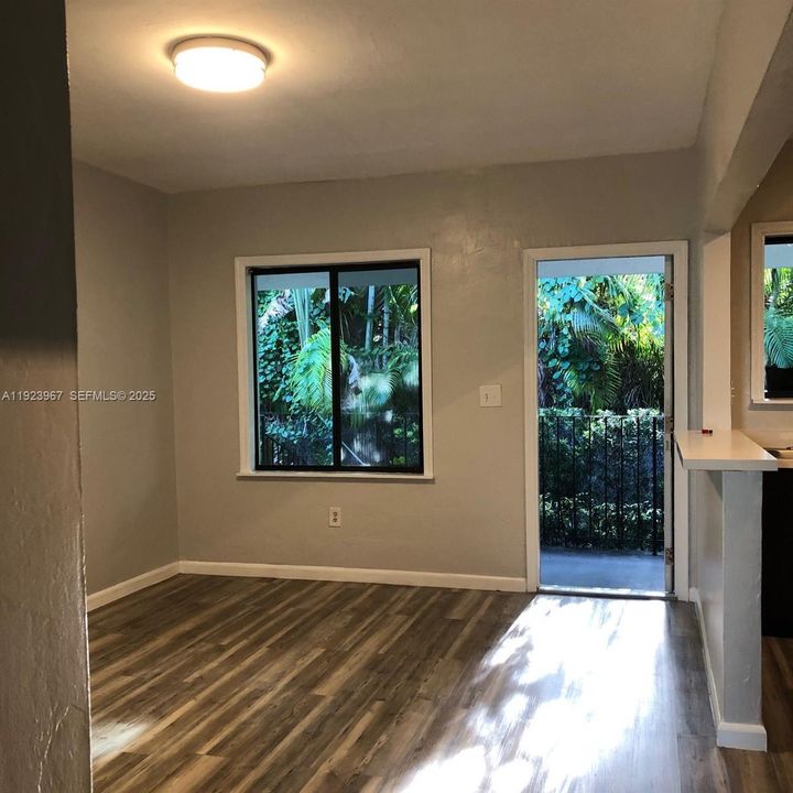 For Rent: $1,950 (1 beds, 1 baths, 650 Square Feet)