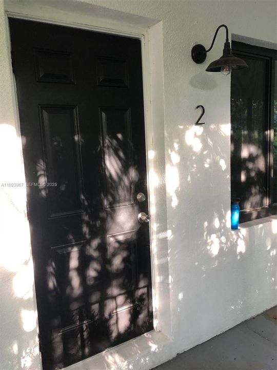 For Rent: $1,950 (1 beds, 1 baths, 650 Square Feet)