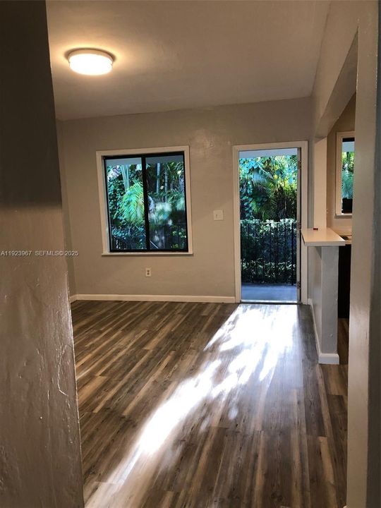 For Rent: $1,950 (1 beds, 1 baths, 650 Square Feet)