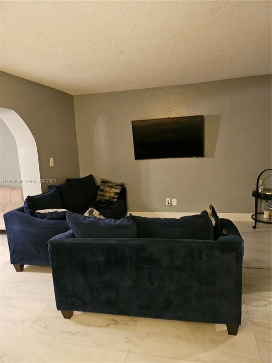 For Sale: $235,000 (2 beds, 3 baths, 1475 Square Feet)