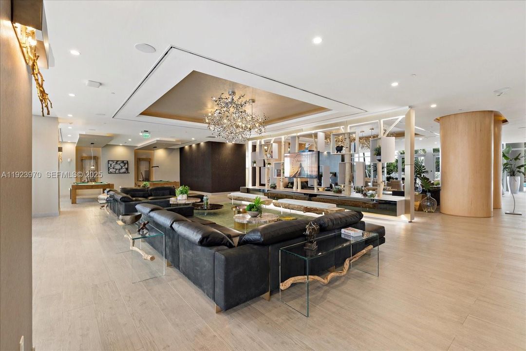 В аренду: $3,900 (1 спален, 1 ванн, 766 Квадратных фут)