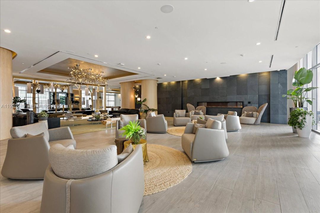 В аренду: $3,900 (1 спален, 1 ванн, 766 Квадратных фут)