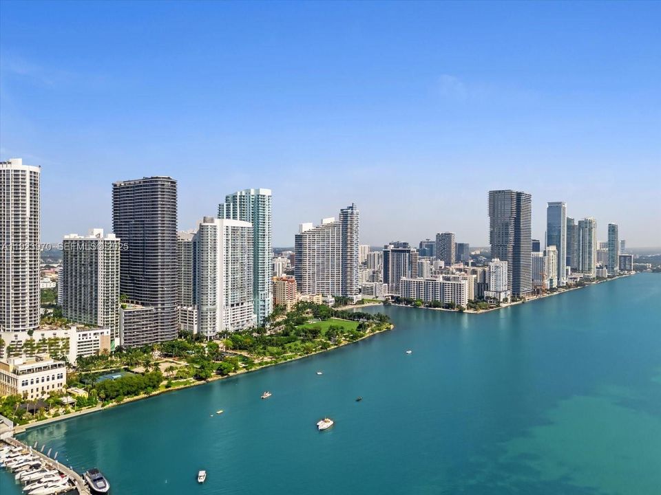 В аренду: $3,900 (1 спален, 1 ванн, 766 Квадратных фут)