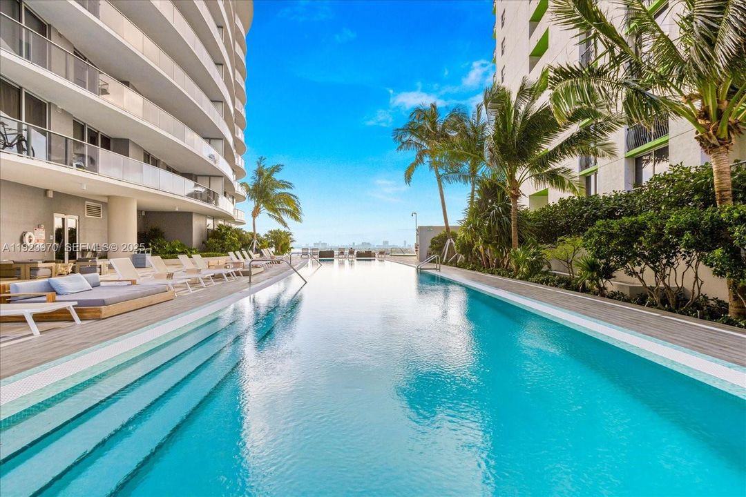 В аренду: $3,900 (1 спален, 1 ванн, 766 Квадратных фут)