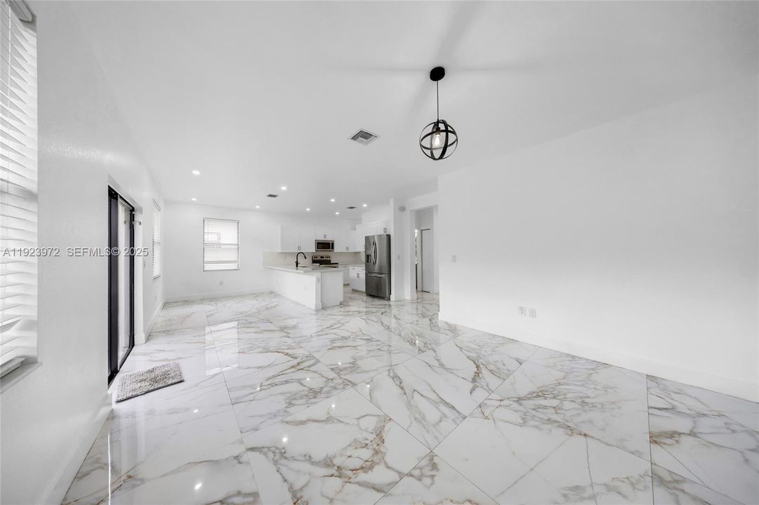 For Rent: $5,750 (5 beds, 4 baths, 2833 Square Feet)