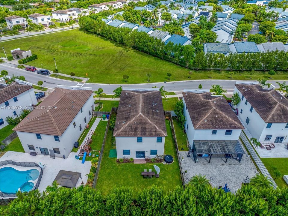 For Rent: $5,750 (5 beds, 4 baths, 2833 Square Feet)