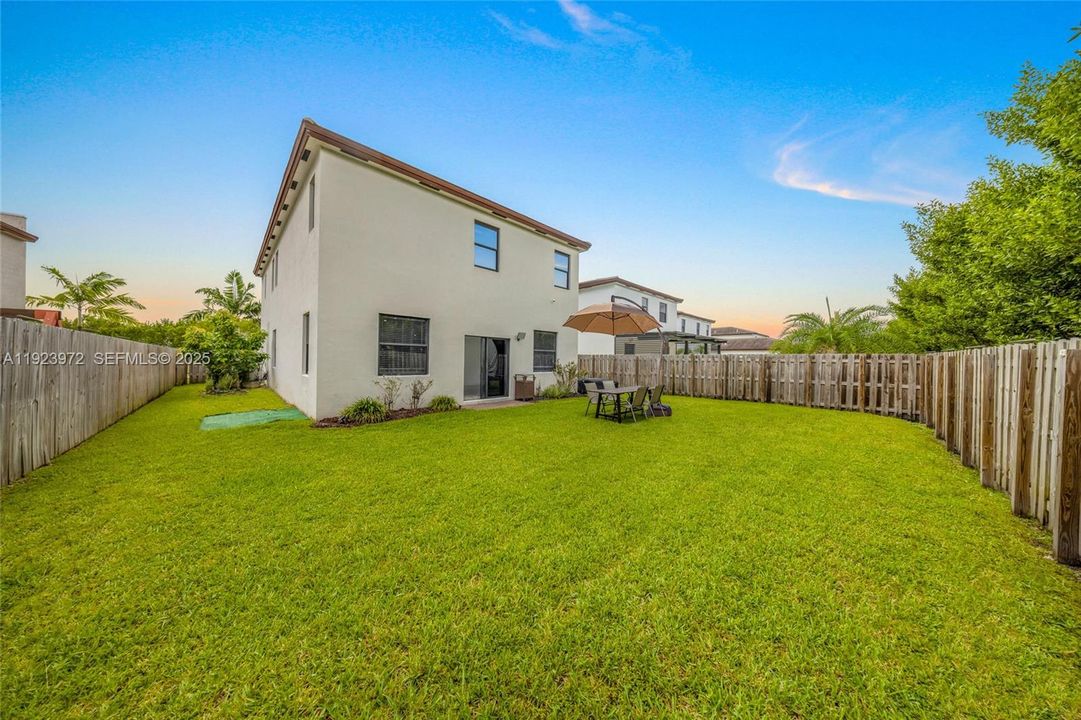 For Rent: $5,750 (5 beds, 4 baths, 2833 Square Feet)