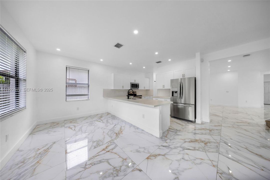 For Rent: $5,750 (5 beds, 4 baths, 2833 Square Feet)