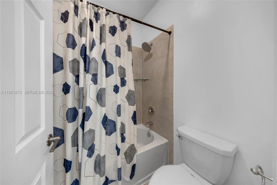 For Rent: $5,750 (5 beds, 4 baths, 2833 Square Feet)