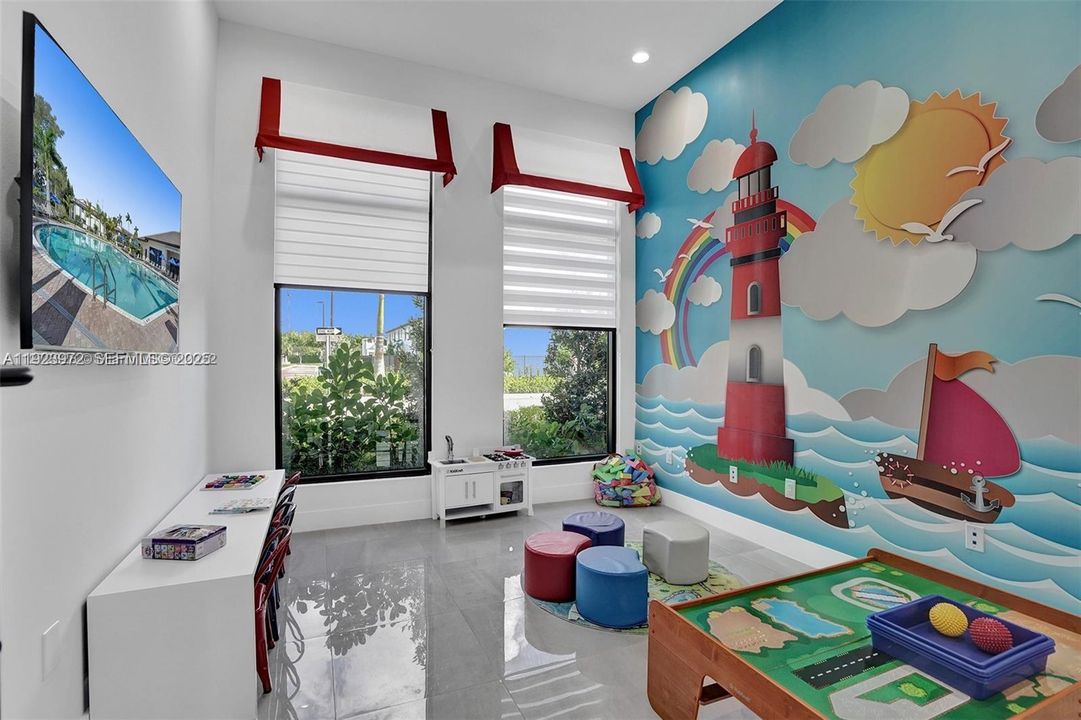 For Rent: $5,750 (5 beds, 4 baths, 2833 Square Feet)