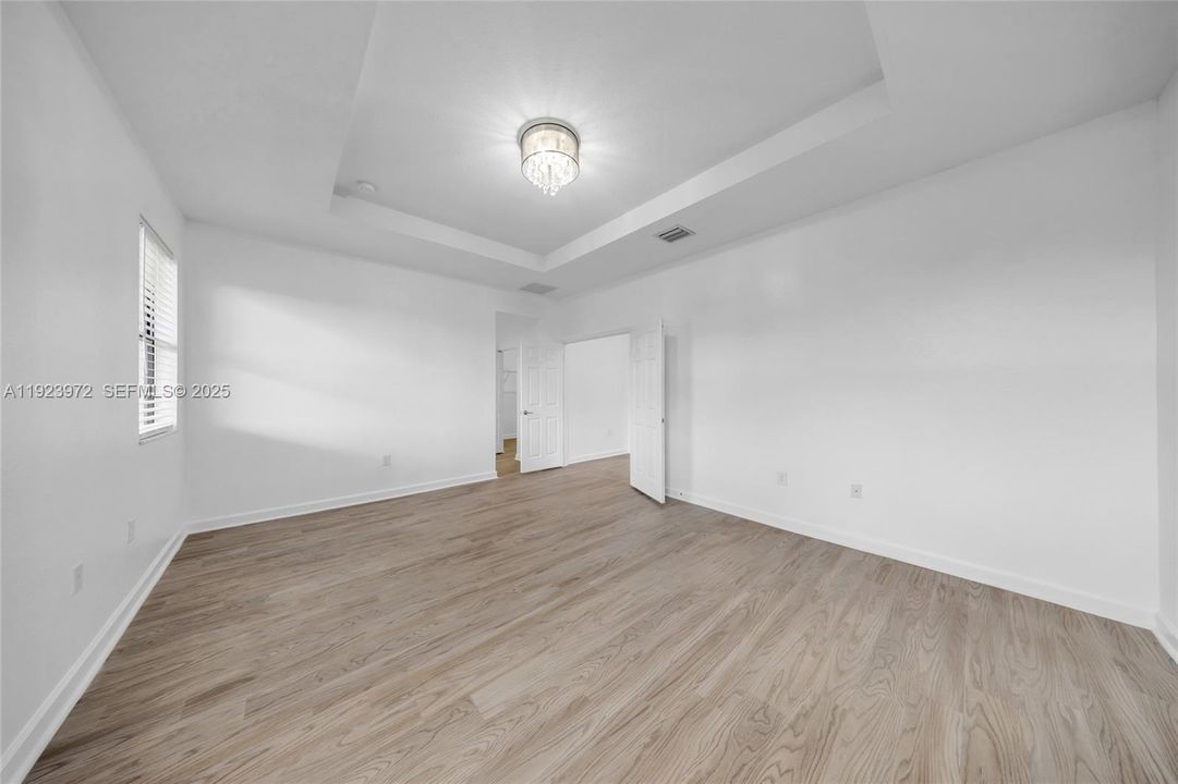 For Rent: $5,750 (5 beds, 4 baths, 2833 Square Feet)