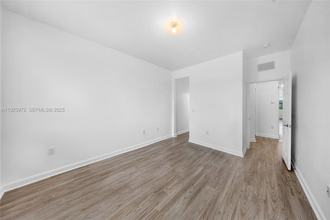 For Rent: $5,750 (5 beds, 4 baths, 2833 Square Feet)