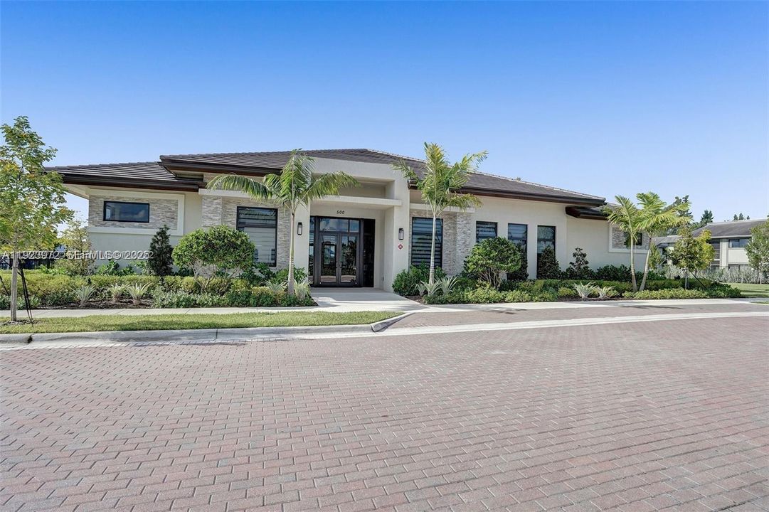 For Rent: $5,750 (5 beds, 4 baths, 2833 Square Feet)