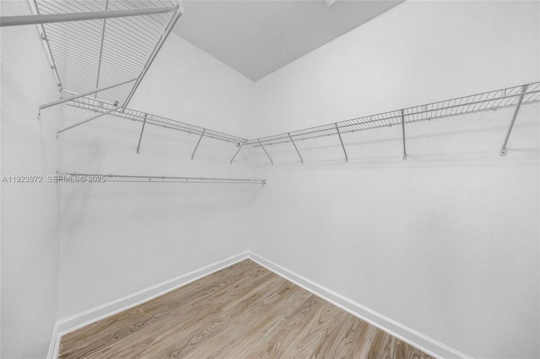 For Rent: $5,750 (5 beds, 4 baths, 2833 Square Feet)