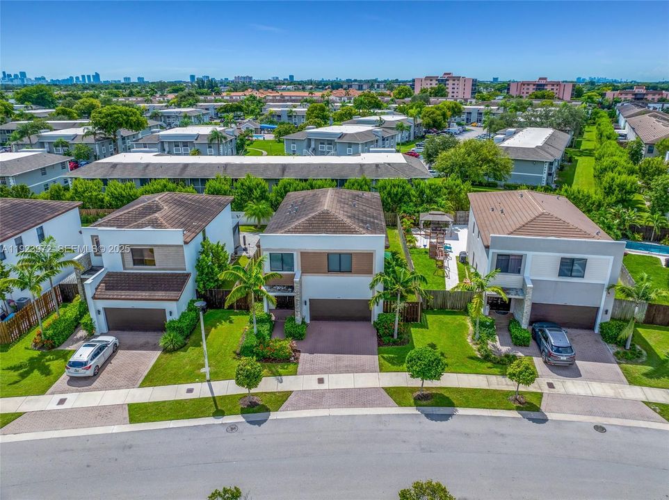 For Rent: $5,750 (5 beds, 4 baths, 2833 Square Feet)