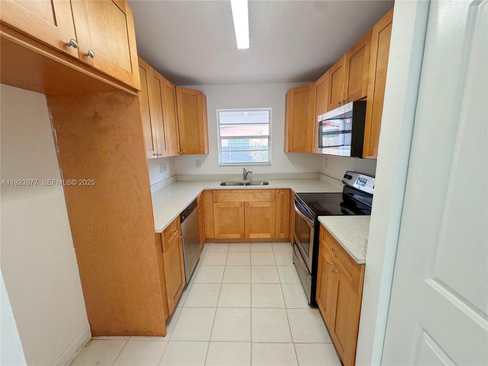 待售: $889,900 (0 贝兹, 0 浴室, 3064 平方英尺)