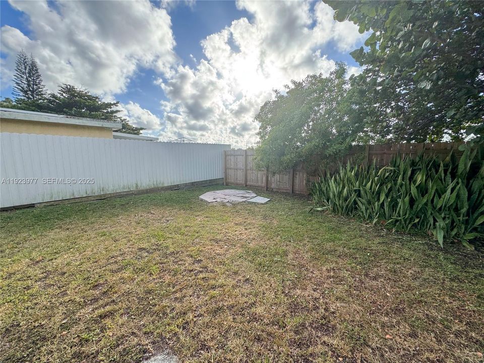 待售: $889,900 (0 贝兹, 0 浴室, 3064 平方英尺)