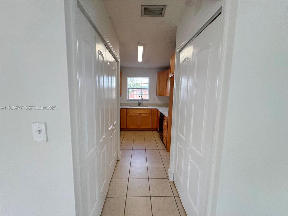 待售: $889,900 (0 贝兹, 0 浴室, 3064 平方英尺)