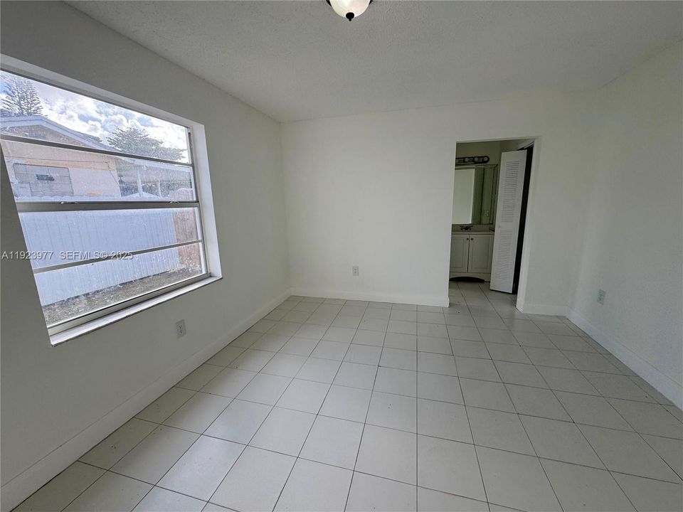 待售: $889,900 (0 贝兹, 0 浴室, 3064 平方英尺)