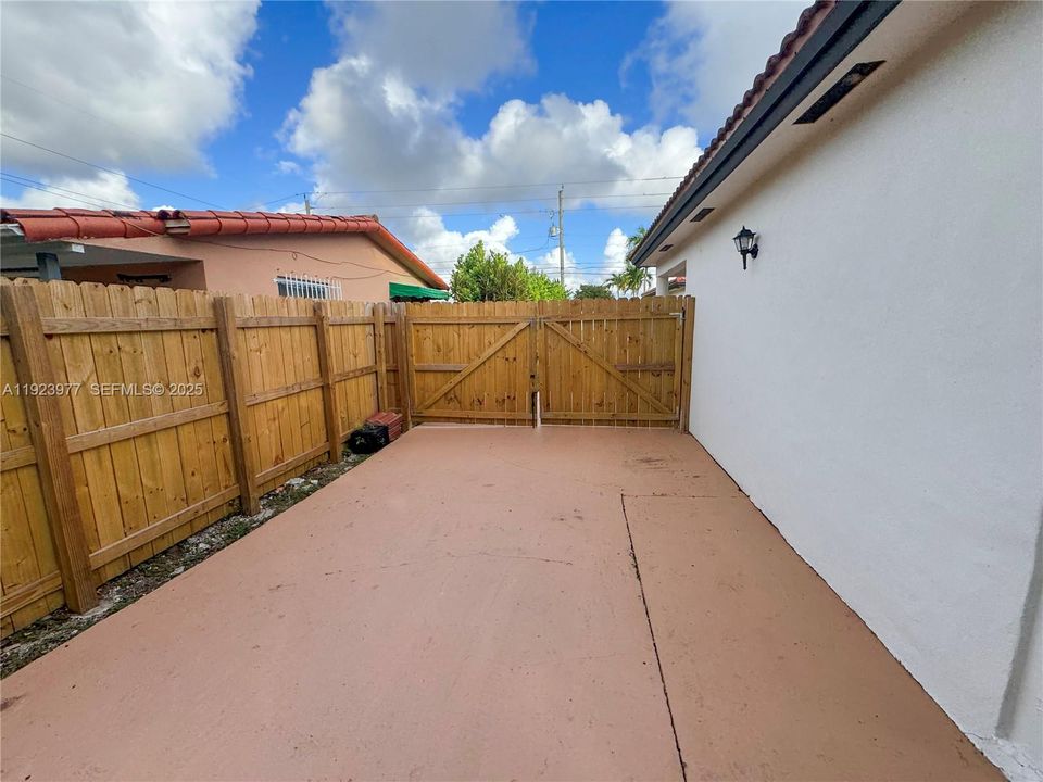 待售: $889,900 (0 贝兹, 0 浴室, 3064 平方英尺)