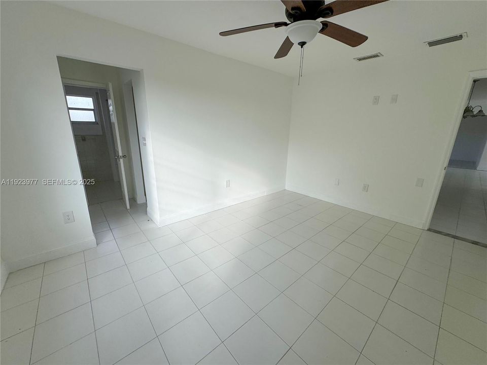 待售: $889,900 (0 贝兹, 0 浴室, 3064 平方英尺)