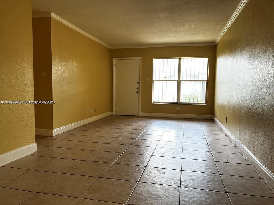 For Rent: $2,699 (4 beds, 2 baths, 1123 Square Feet)