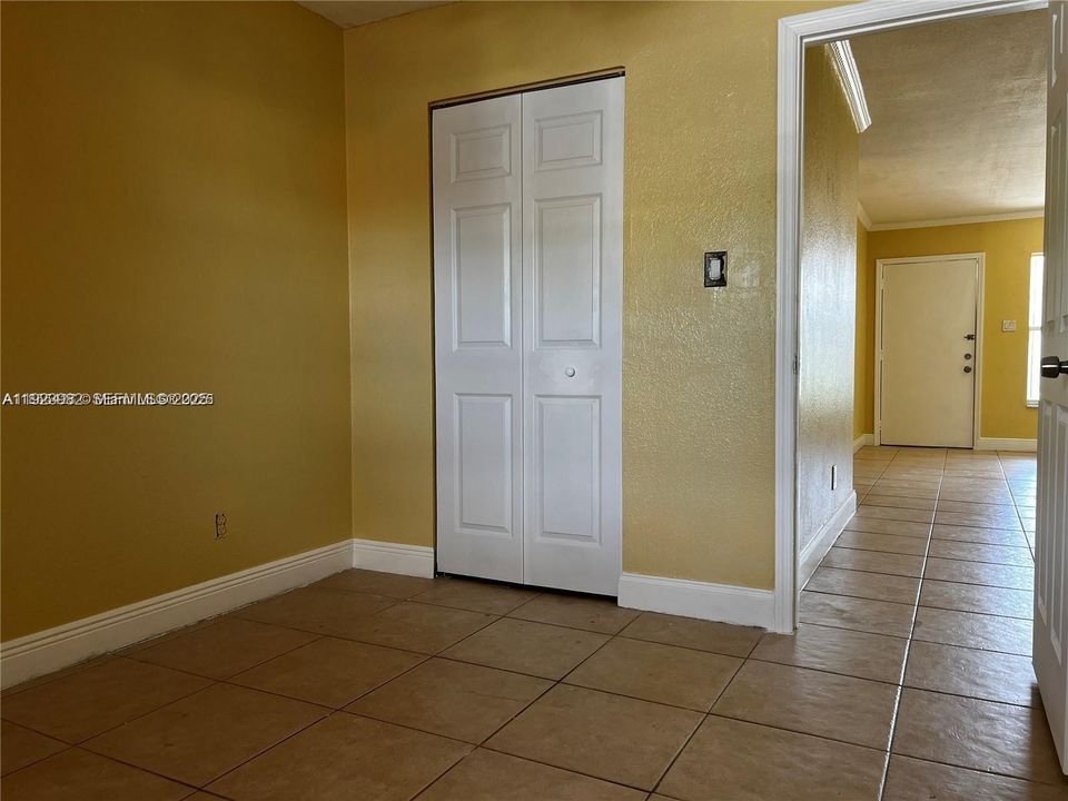 For Rent: $2,699 (4 beds, 2 baths, 1123 Square Feet)